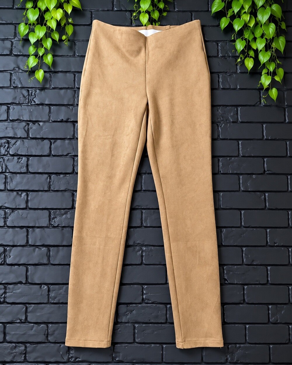 Chico’s Faux Suede Pull-On Pants – Size 0 / US 4R – NWOT